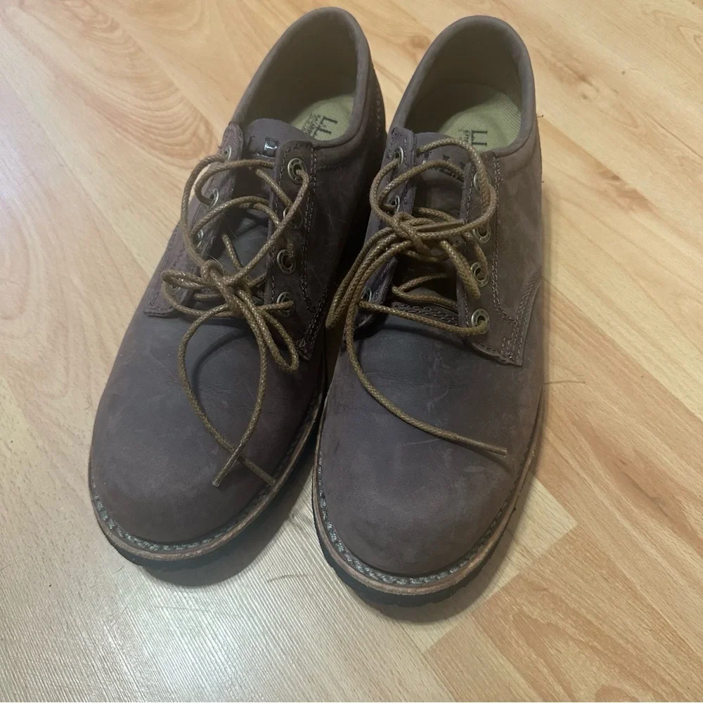 L.L. Bean Men’s Leather Oxford Shoes Size 8 Medium Brown Vibram Sole